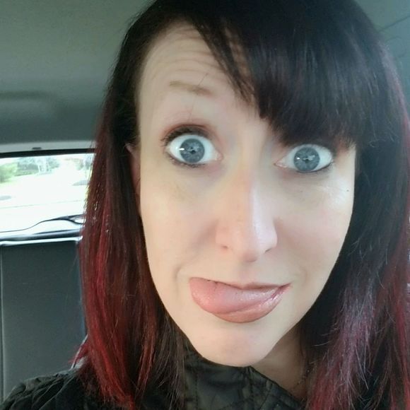 Meet your Posher, Karissa - Picture 1 of 1